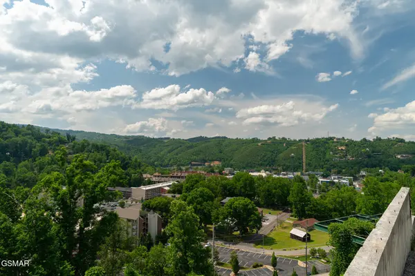 748 Widows Knob Road, Gatlinburg, TN 37738