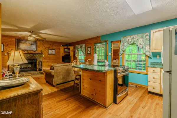 3376 Bear Mountain Lane, Sevierville, TN 37876