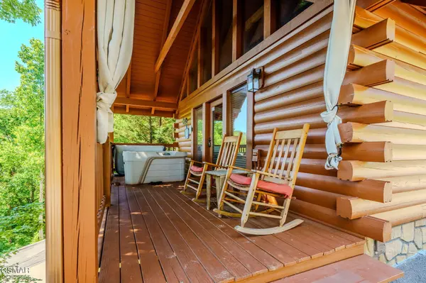 914 High Mountain Way, Gatlinburg, TN 37738