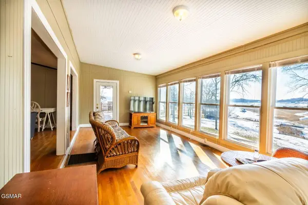 1369 Paradise Lane, Dandridge, TN 37725