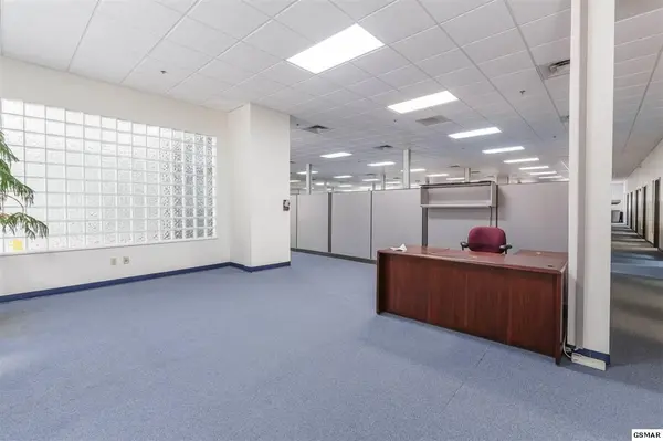 115 Broadway Avenue, Oak Ridge, TN 37830