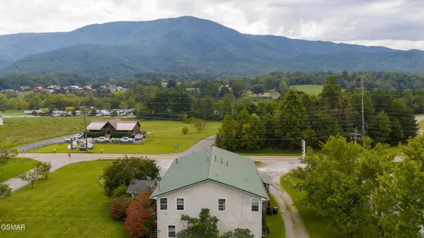 3360 Wears Valley Rd Hwy 321, Sevierville, TN 37862