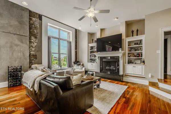 300 S Gay St #103, Knoxville, TN 37902