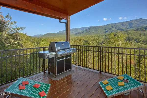 4310 Firefly View Way, Gatlinburg, TN 37738