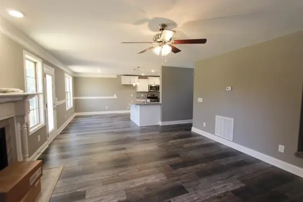 1847 Rains Rd, Clarksville, TN 37042