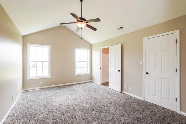 201 Bob White Trl, Oak Grove, KY 42262