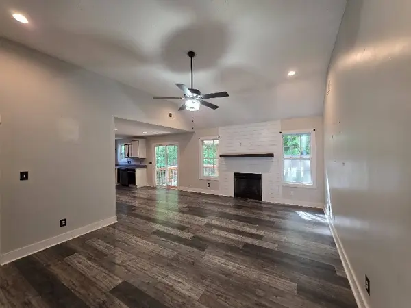 1656 Rains Rd, Clarksville, TN 37042