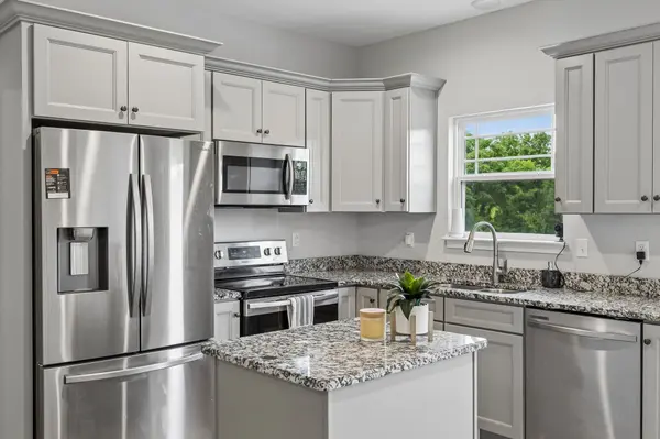677 Steele Rd, Charlotte, TN 37036