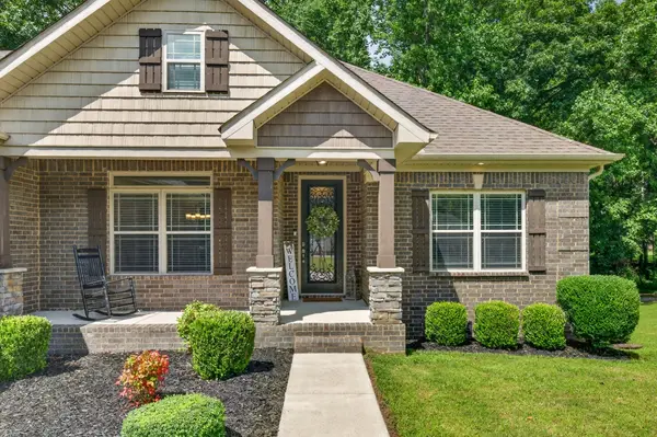 27 Windridge Dr, Fayetteville, TN 37334