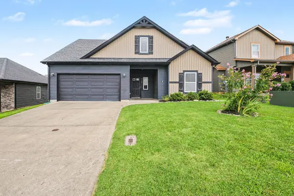 928 Talon Hills Dr, Clarksville, TN 37040