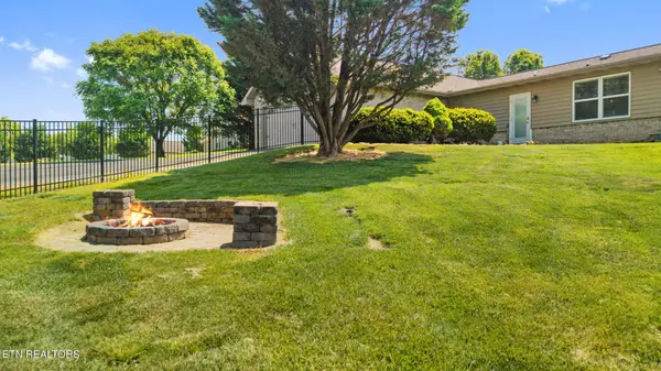 1018 Southwind Circle, Dandridge, TN 37725