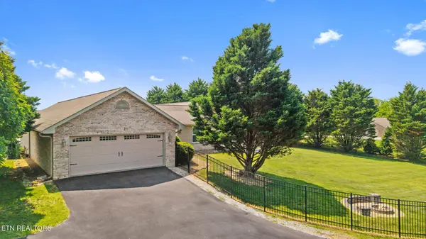 1018 Southwind Circle, Dandridge, TN 37725