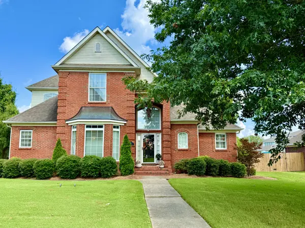 1852 Fairway Dr, Dyersburg, TN 38024