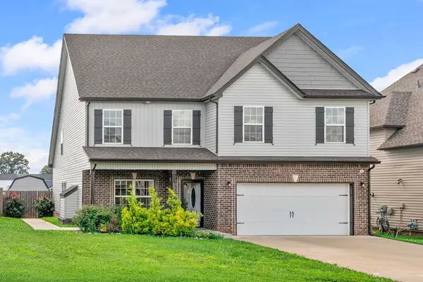 1532 Kestrel Dr, Clarksville, TN 37040