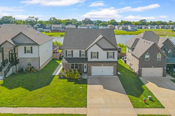 1532 Kestrel Dr, Clarksville, TN 37040
