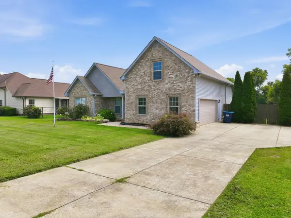 1305 Round Rock Dr, Murfreesboro, TN 37128