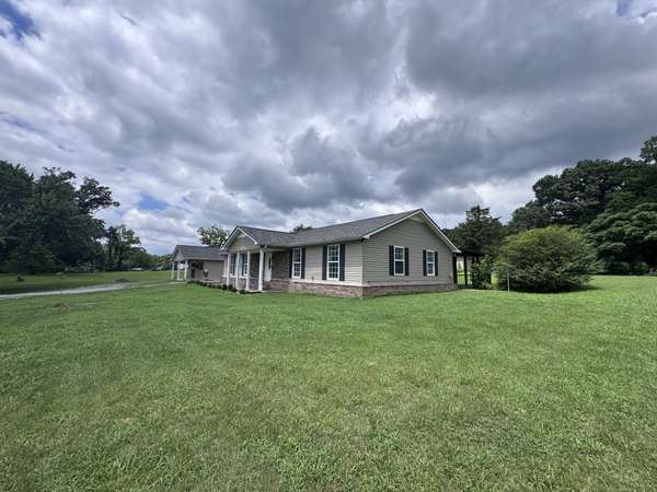 1161 Barkley Hills Rd, Clarksville, TN 37040