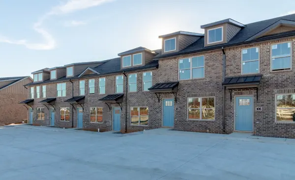 1000 Henry Place Blvd #904, Clarksville, TN 37042