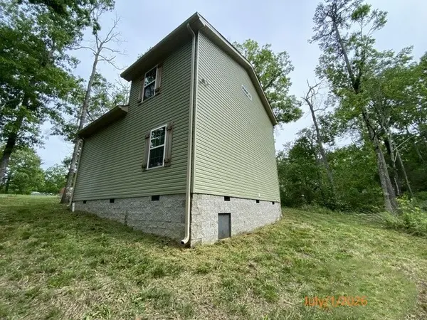 416 Ski St, Hohenwald, TN 38462