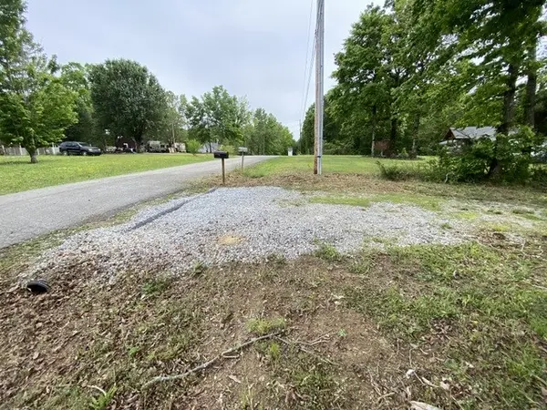 416 Ski St, Hohenwald, TN 38462