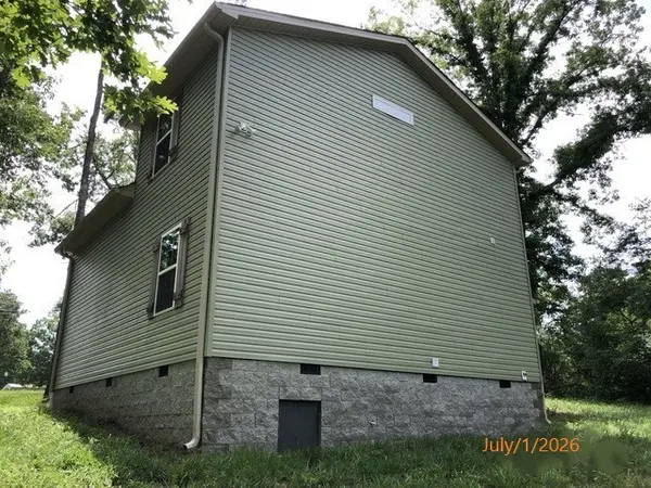 416 Ski St, Hohenwald, TN 38462