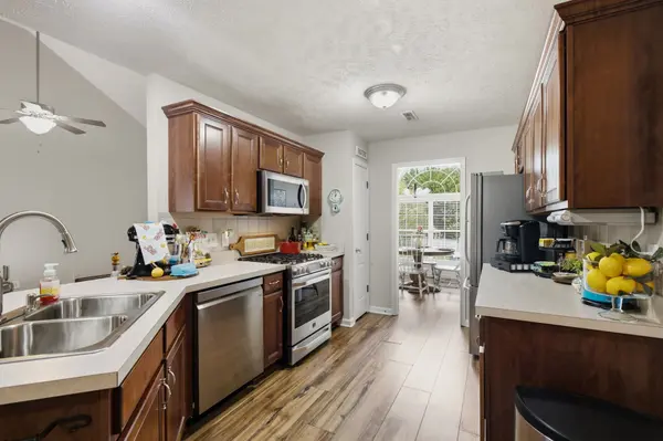 848 Nandina Ct, Clarksville, TN 37043