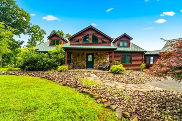 2114 Bridge View Dr, Dandridge, TN 37725