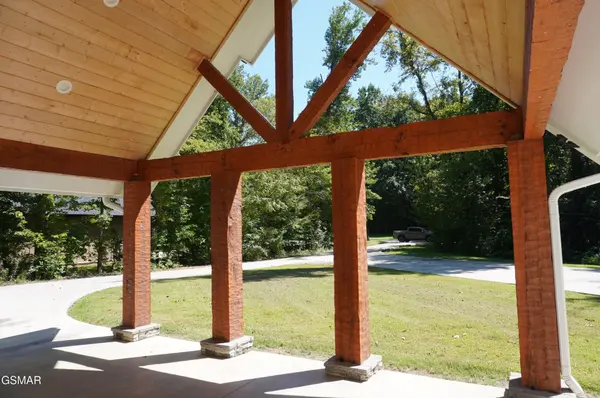 226 Meadowood Road, Newport, TN 37821