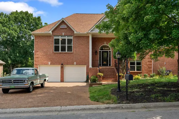 4848 Peninsula Pointe Dr, Hermitage, TN 37076