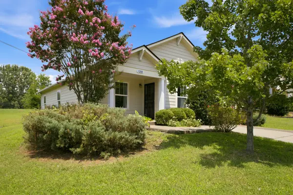 3288 Rainwood Dr, Nashville, TN 37207