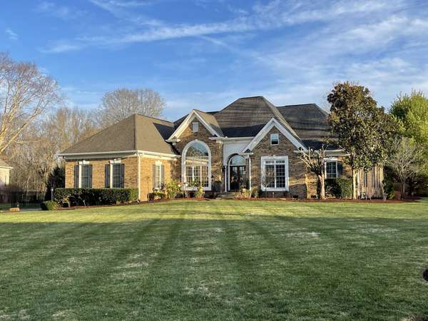 8251 Jamie Ct, Brentwood, TN 37027