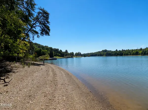 3753 Lake Point Drive, Morristown, TN 37814