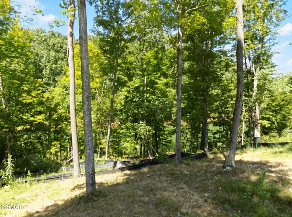 35 Graystone Shoals, Morristown, TN 37814