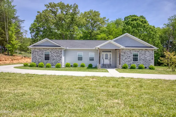 1014 Valley Home Road, Dandridge, TN 37725