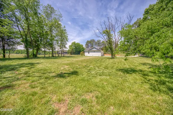 1014 Valley Home Road, Dandridge, TN 37725