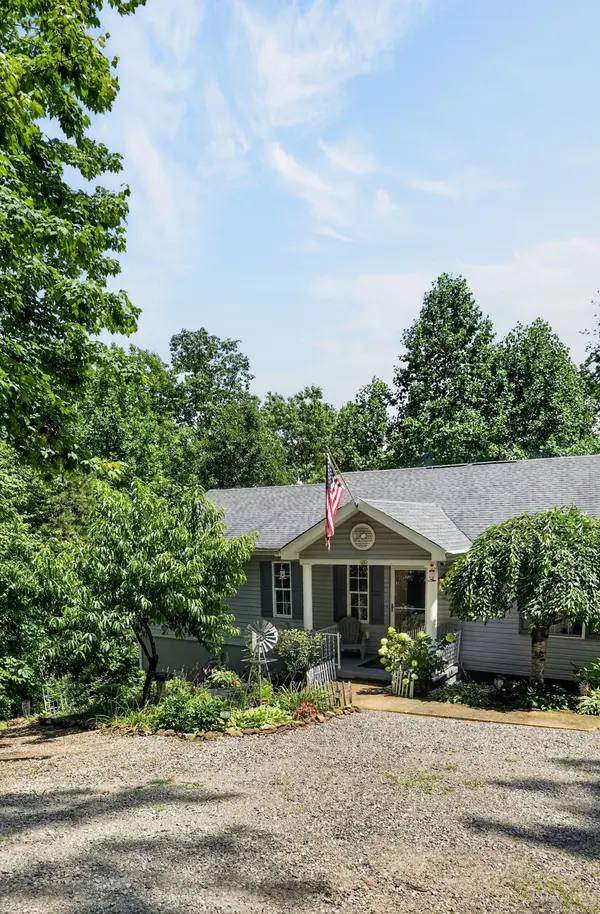 45 Point Pl, Monterey, TN 38574