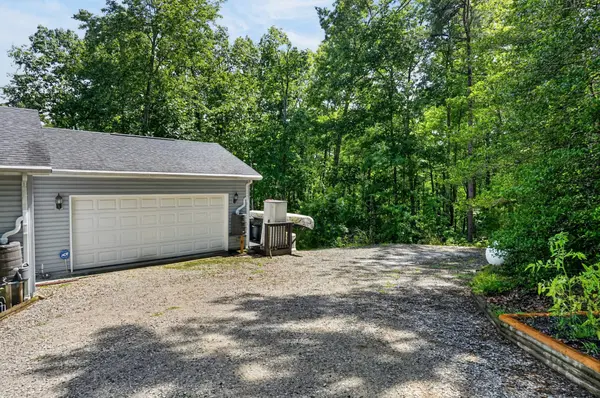 45 Point Pl, Monterey, TN 38574