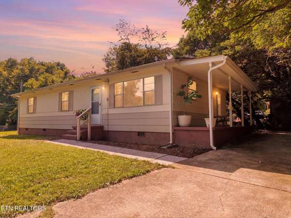 3401 McDonald Rd, Knoxville, TN 37914