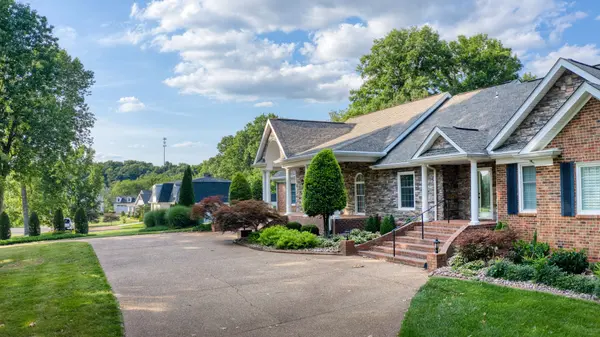 363 Fairway Dr, Clarksville, TN 37043