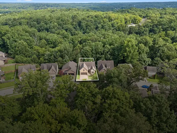 634 Hidden Valley Dr, Clarksville, TN 37040