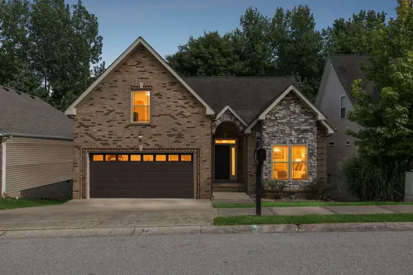 634 Hidden Valley Dr, Clarksville, TN 37040