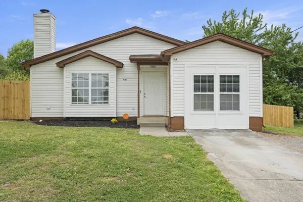 421 Cedar Park Cir, La Vergne, TN 37086