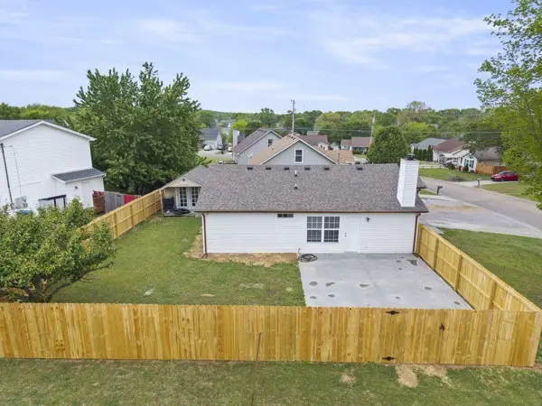 421 Cedar Park Cir, La Vergne, TN 37086