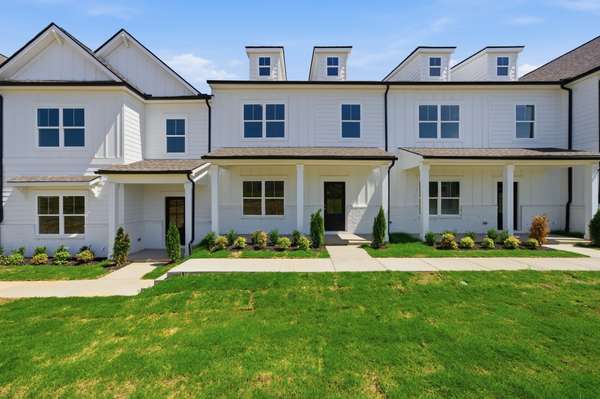209 Martindale Ln, Clarksville, TN 37043