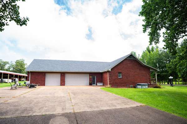 175 Sandy Cir, Springville, TN 38256