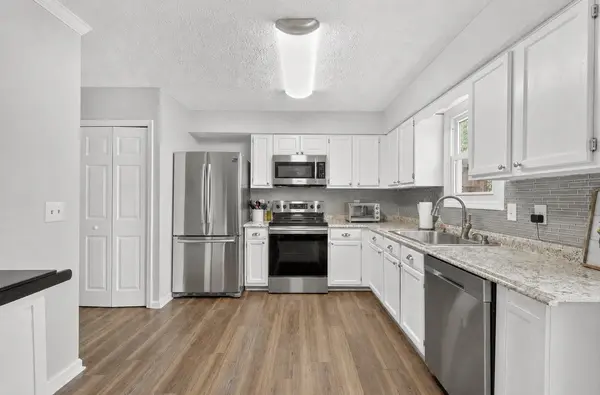 430 Walton Ferry Rd #802, Hendersonville, TN 37075