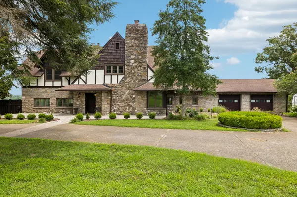 2990 McGavock Pike, Nashville, TN 37214
