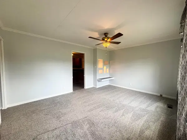 306 Brentwood St, Hopkinsville, KY 42240