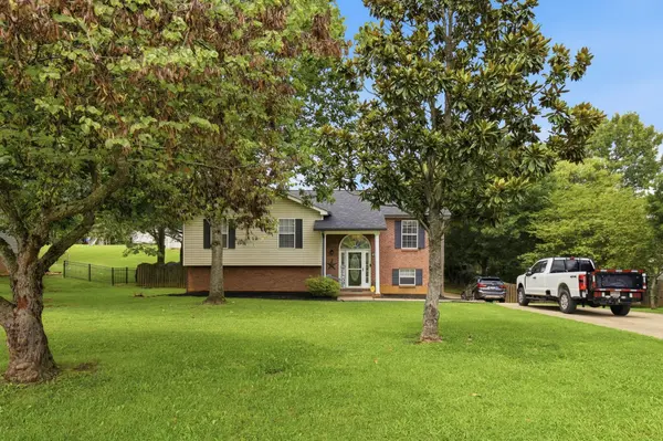712 N Woodson Rd, Clarksville, TN 37043