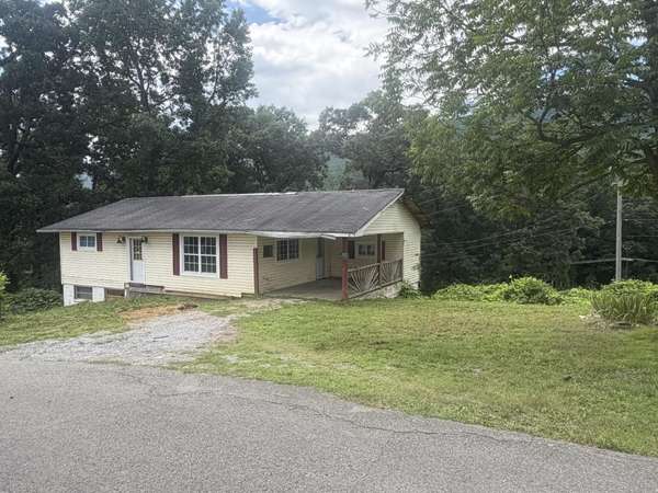 211 S Oak Street, Whitwell, TN 37397